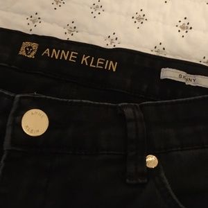 Black Anne Klein Stretchy Skinny Jeans